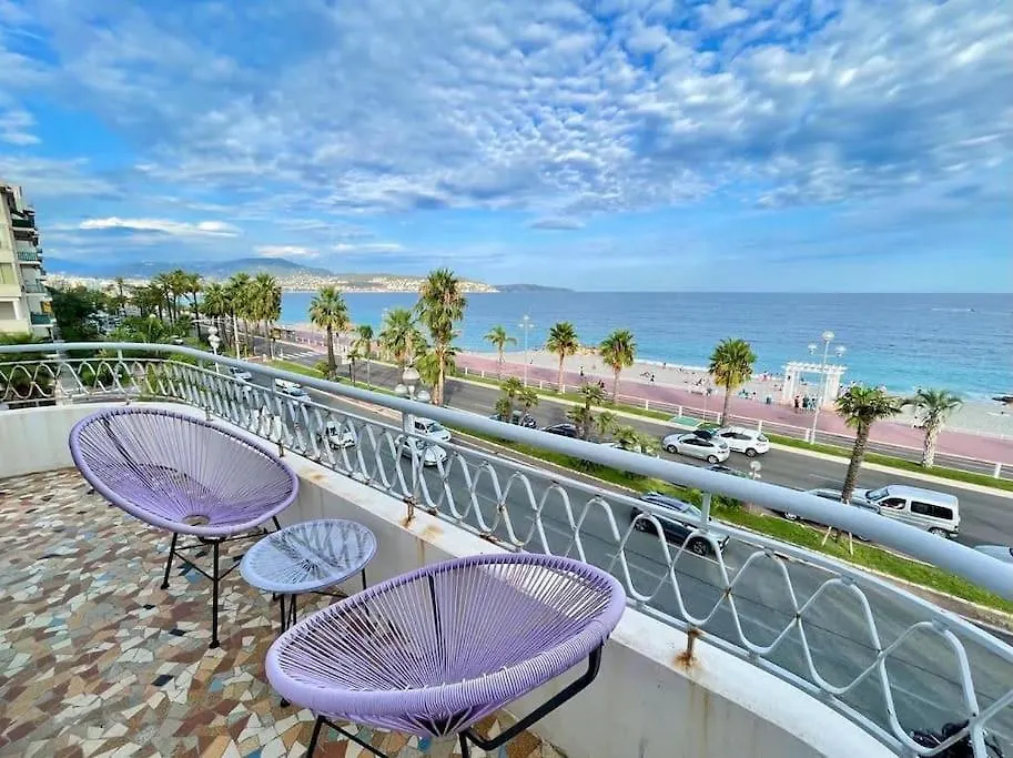 Beach Front, Superbe Appartement Pour 4 Personnes Nizza 0*,  Francia