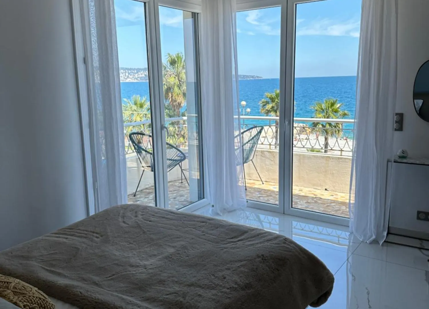 Appartamento Beach Front, Superbe Appartement Pour 4 Personnes Nizza