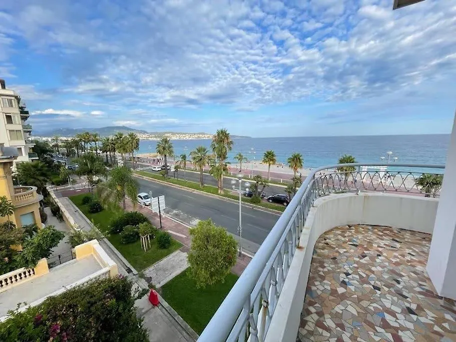 Apartment Beach Front, Superbe Appartement Pour 4 Personnes Nice France