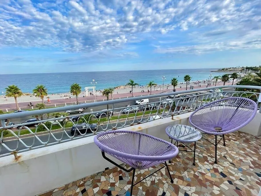 Beach Front, Superbe Appartement Pour 4 Personnes Nice