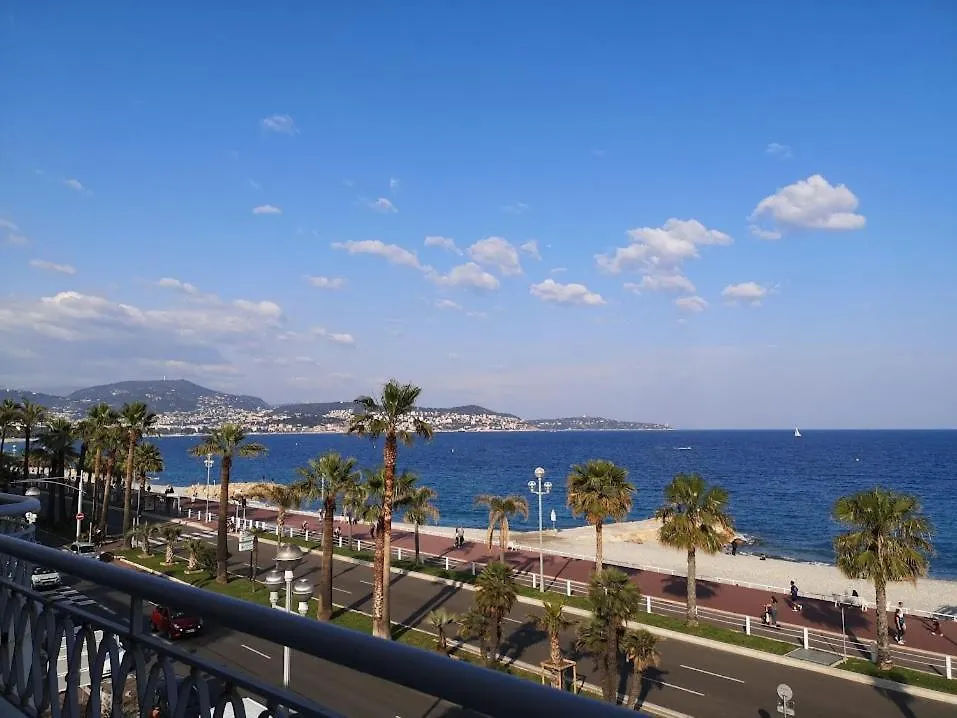 Beach Front, Superbe Appartement Pour 4 Personnes Nice Apartment