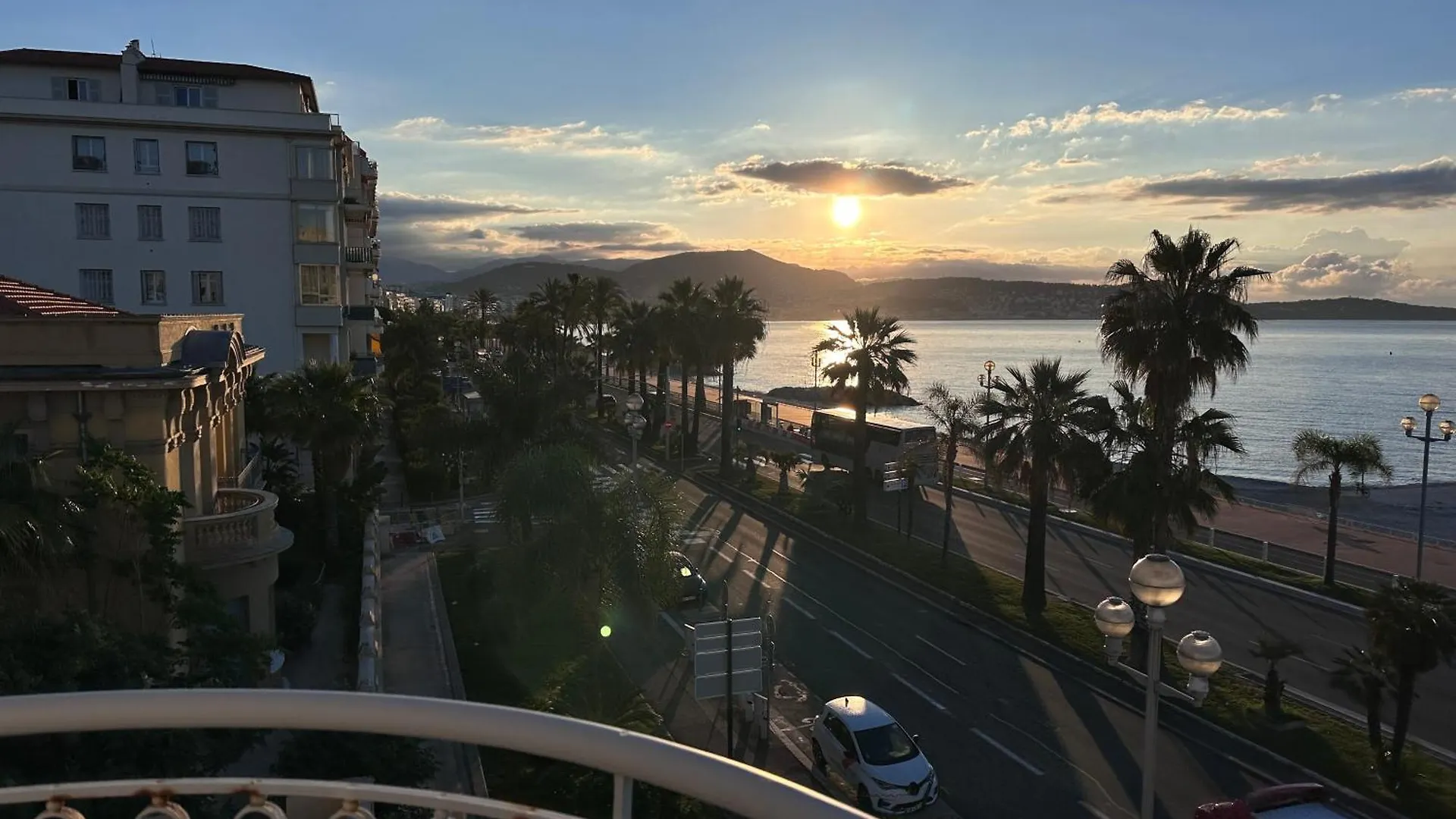 Beach Front, Superbe Appartement Pour 4 Personnes Nice Apartment