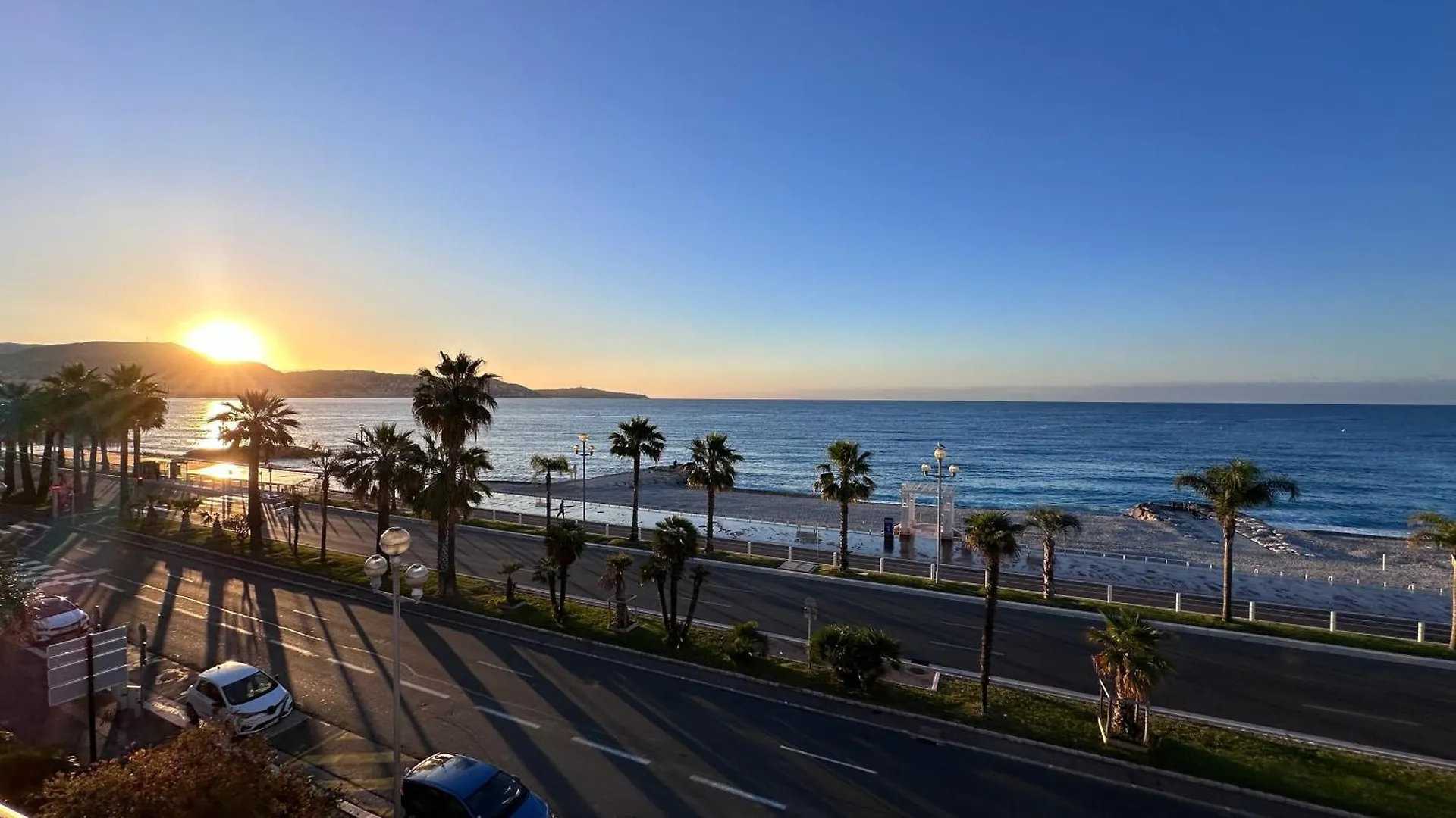 Beach Front, Superbe Appartement Pour 4 Personnes Nice Apartment